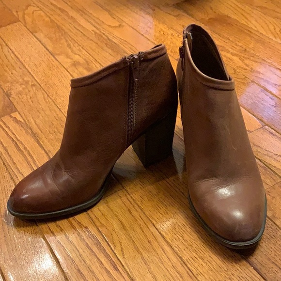 Lucky Brand brown leather ankle boot - Picture 2 of 6